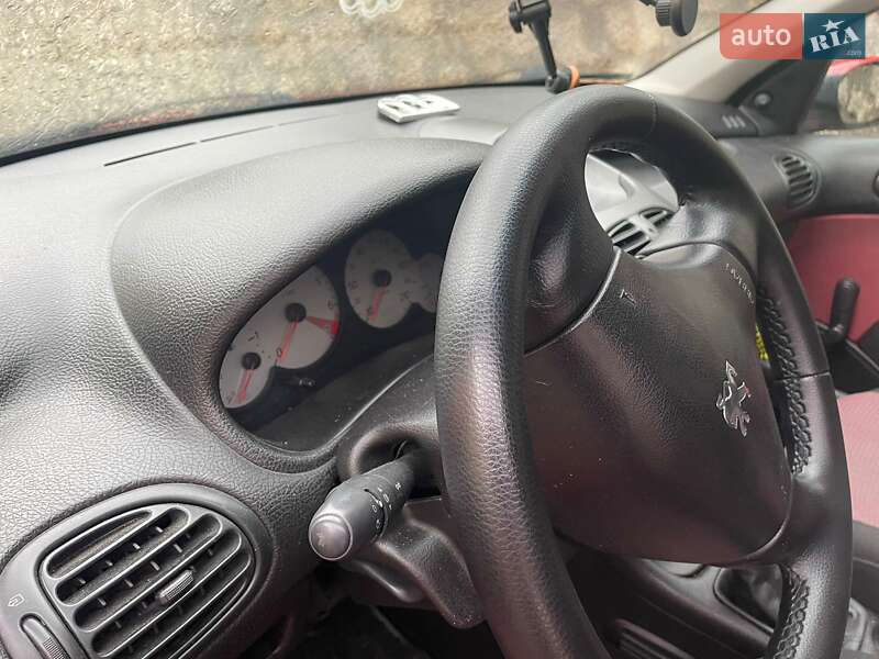 Хэтчбек Peugeot 206 2005 в Тернополе