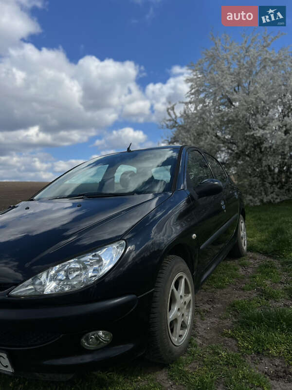 Хетчбек Peugeot 206 2005 в Благовіщенську