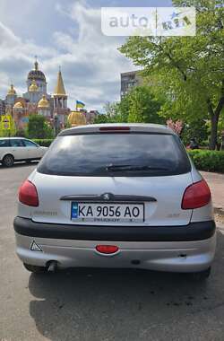 Хэтчбек Peugeot 206 2000 в Киеве