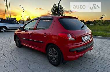 Хэтчбек Peugeot 206 2011 в Ровно