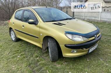 Хетчбек Peugeot 206 2003 в Чернівцях