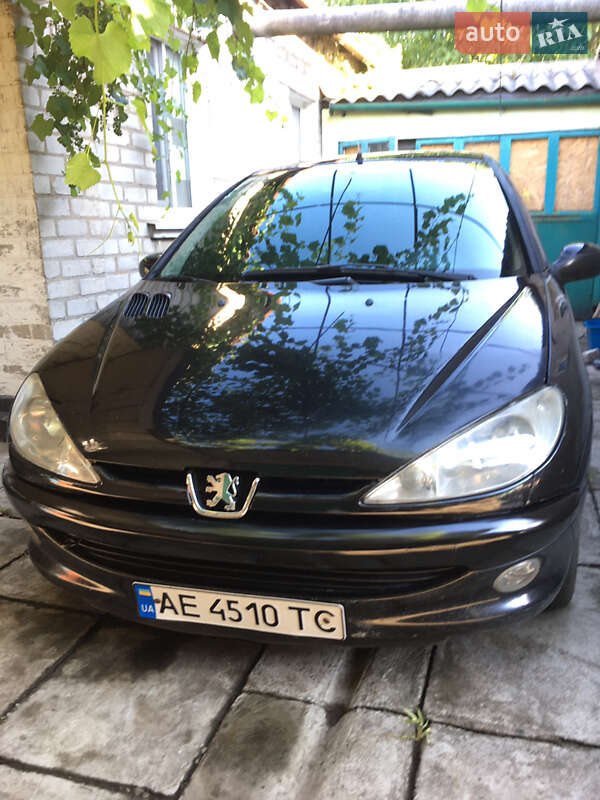 Хэтчбек Peugeot 206 2007 в 