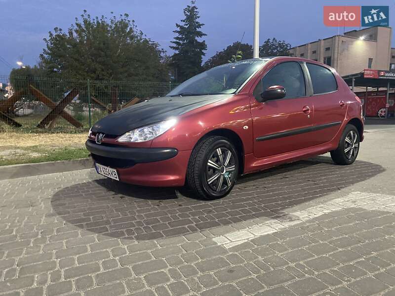 Хэтчбек Peugeot 206 2005 в Киеве