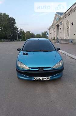 Хетчбек Peugeot 206 2002 в Чугуєві