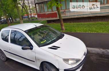 Хэтчбек Peugeot 206 2003 в Киеве