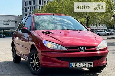 Хетчбек Peugeot 206 2006 в Дніпрі