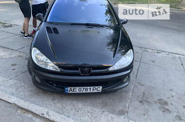 Хэтчбек Peugeot 206 2002 в Каменском