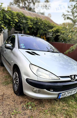 Хэтчбек Peugeot 206 2003 в Виннице