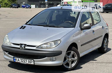 Хэтчбек Peugeot 206 2008 в Киеве