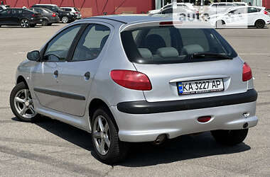 Хетчбек Peugeot 206 2008 в Києві