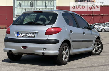 Хэтчбек Peugeot 206 2008 в Киеве