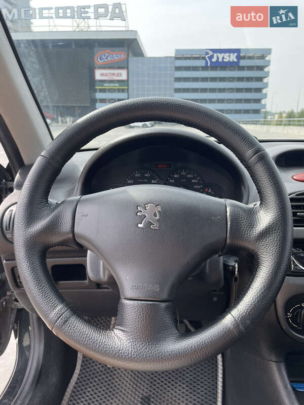 Хетчбек Peugeot 206 2008 в Києві