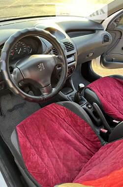 Хэтчбек Peugeot 206 2008 в Киеве