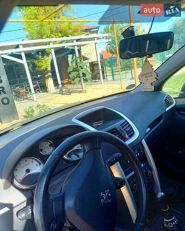 Хетчбек Peugeot 206 2011 в Теплодарі