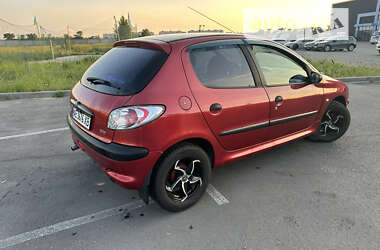 Хетчбек Peugeot 206 2003 в Києві