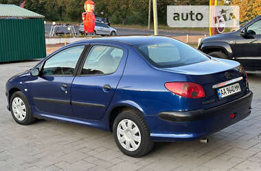 Седан Peugeot 206 2010 в Ровно