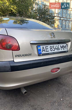 Седан Peugeot 206 2009 в Днепре