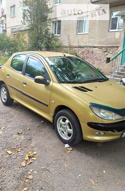 Хетчбек Peugeot 206 2003 в Чернівцях