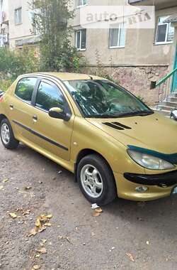 Хэтчбек Peugeot 206 2003 в 