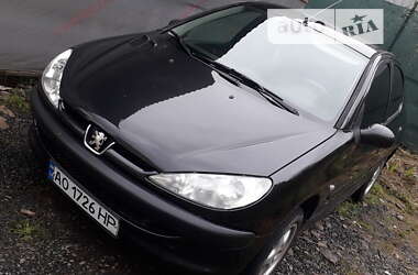 Хетчбек Peugeot 206 2005 в Мукачевому