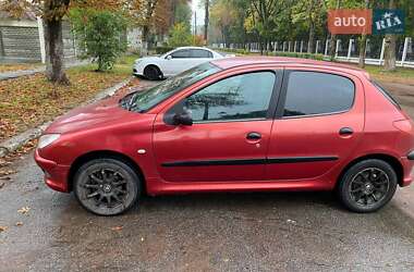 Хэтчбек Peugeot 206 2005 в Новгород-Северском