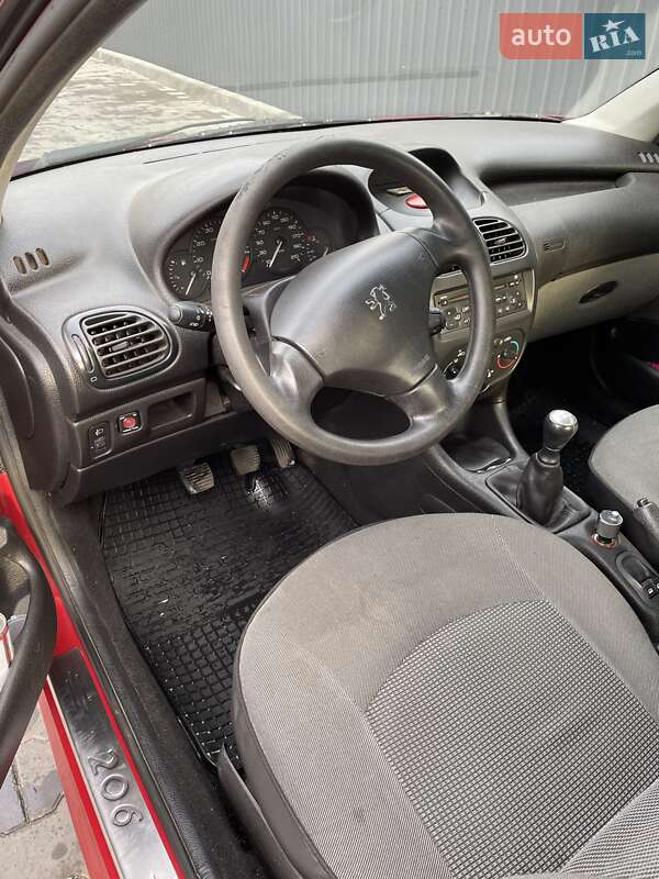 Седан Peugeot 206 2009 в Полтаве
