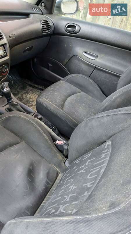 Хетчбек Peugeot 206 2003 в Львові