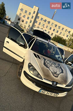 Хэтчбек Peugeot 206 2008 в Киеве