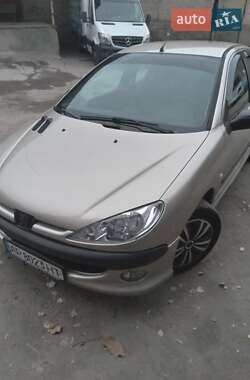 Седан Peugeot 206 2006 в Запорожье