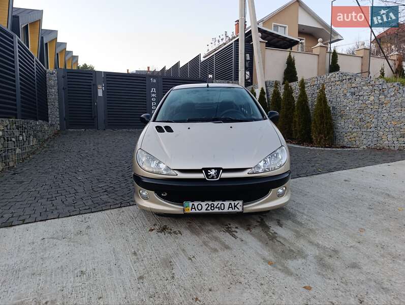 Седан Peugeot 206 2007 в Ужгороді