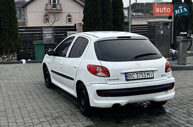 Хэтчбек Peugeot 206 2010 в Ивано-Франковске