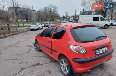 Хэтчбек Peugeot 206 2002 в 