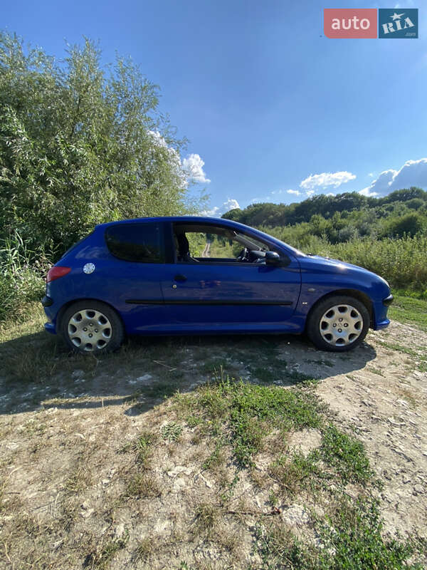 Хэтчбек Peugeot 206 2001 в Чемеровцах фото 6 Хэтчбек Peugeot 206 2001 в Чемеровцах