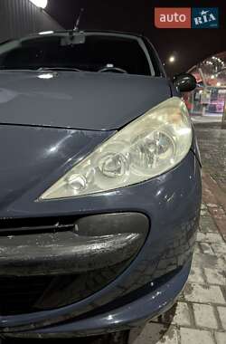 Хэтчбек Peugeot 206 2011 в Ивано-Франковске