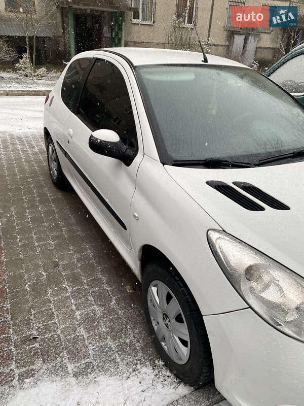 Хетчбек Peugeot 206 2009 в Івано-Франківську фото 4 Хетчбек Peugeot 206 2009 в Івано-Франківську