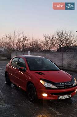 Хэтчбек Peugeot 206 2005 в 