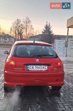 Хэтчбек Peugeot 206 2005 в 