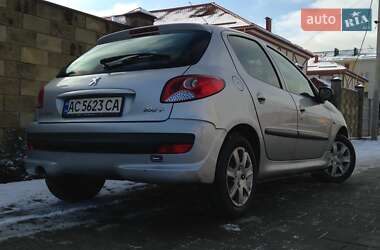 Хэтчбек Peugeot 206 2011 в Луцке