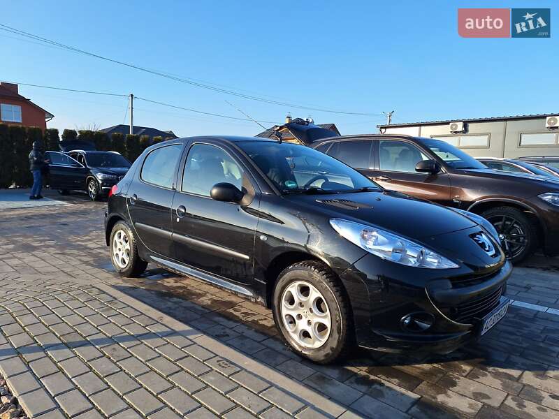 Хетчбек Peugeot 206 2011 в Луцьку