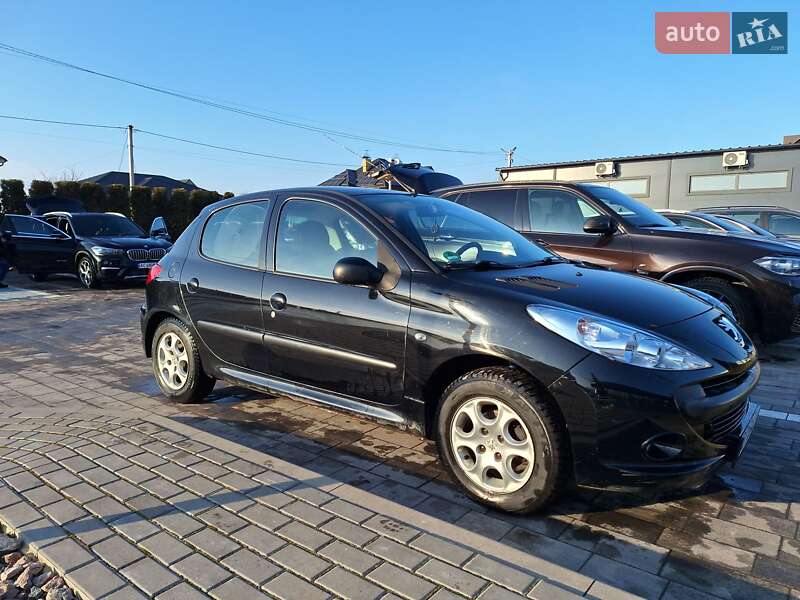 Хетчбек Peugeot 206 2011 в Луцьку