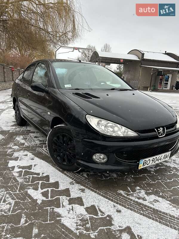 Седан Peugeot 206 2006 в 
