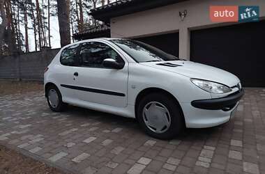 Хетчбек Peugeot 206 2006 в Чернігові