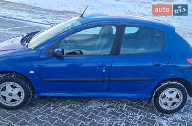 Хэтчбек Peugeot 206 2004 в Черкассах