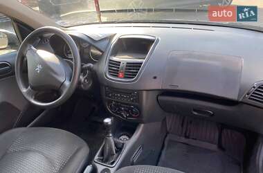 Хэтчбек Peugeot 206 2011 в Львове