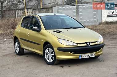 Хетчбек Peugeot 206 2005 в Червонограді