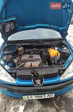 Хэтчбек Peugeot 206 2005 в 