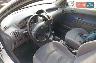 Хетчбек Peugeot 206 2004 в Києві