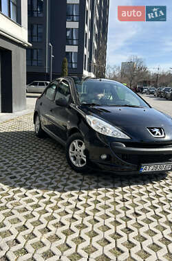 Хэтчбек Peugeot 206 2011 в Ивано-Франковске