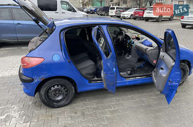 Хэтчбек Peugeot 206 2003 в Черновцах