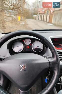 Хэтчбек Peugeot 206 2009 в 